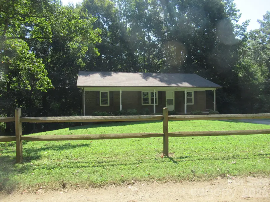 1809 S Industrial Park Road, Lincolnton, NC 28092 - #3