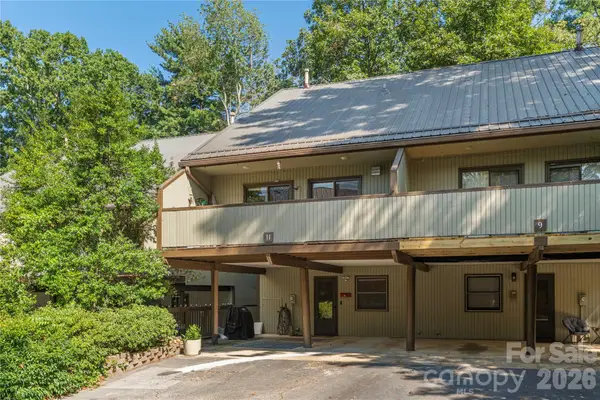 11 Maple Ridge Lane, Asheville, NC 28806