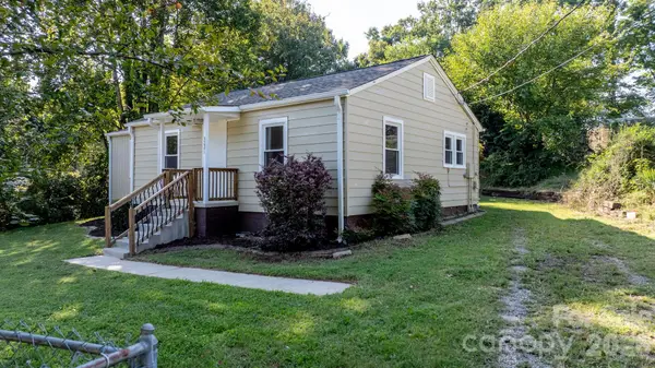 3221 1st Avenue Drive Se, Conover, NC 28613