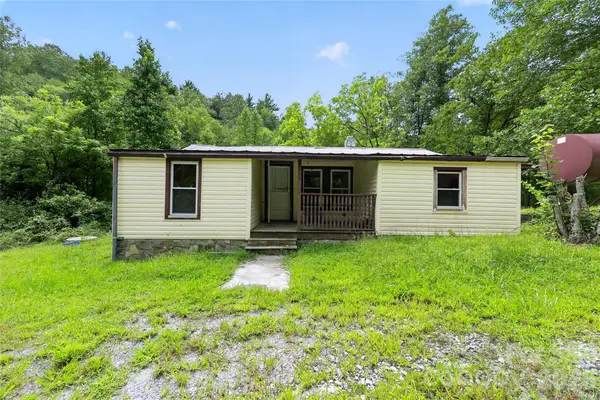 2797 Ht Road, Lenoir, NC 28645