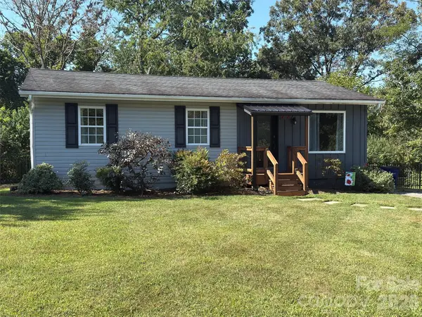 92 Salem Road, Weaverville, NC 28787