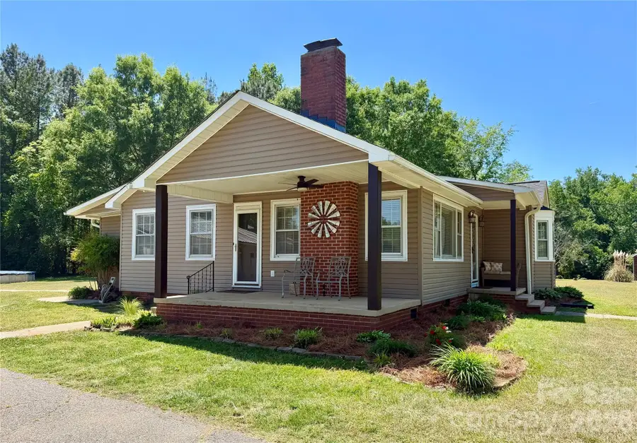 917 W Pine Street, Blacksburg, SC 29702 - #2
