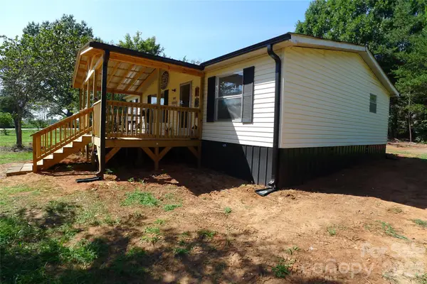 2005 Monico Lane #2, Yadkinville, NC 27055