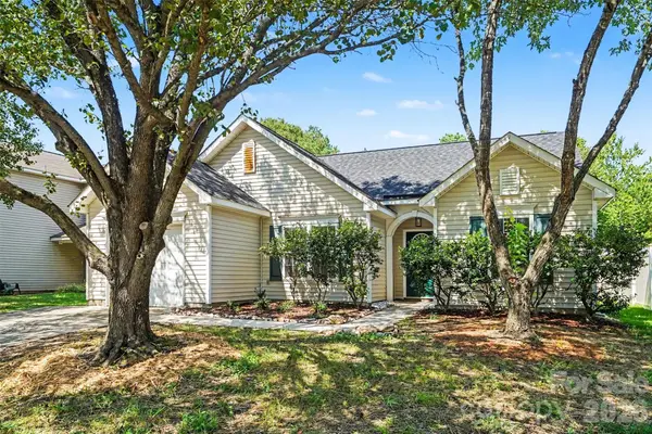 10424 Green Hedge Avenue, Charlotte, NC 28269