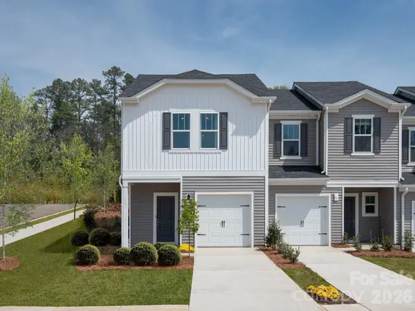 8224 Hidden Springs Trail, Charlotte, NC 28216