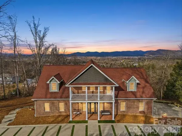 38 Sweetwater Oaks Drive, Fletcher, NC 28732