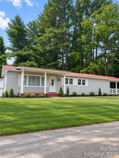 93 Valley View Circle, Waynesville, NC 28786