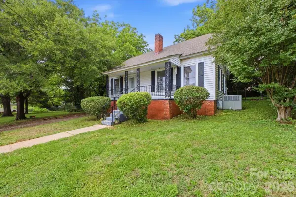 8512 Colgate Circle, Charlotte, NC 28214