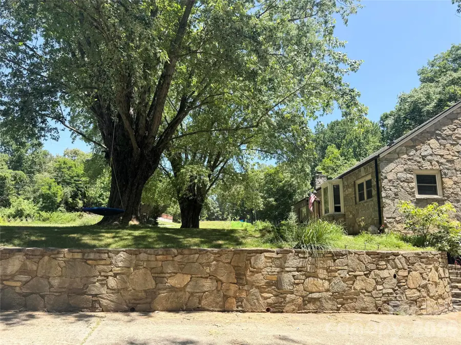 920 Sand Hill Road, Asheville, NC 28806 - #2