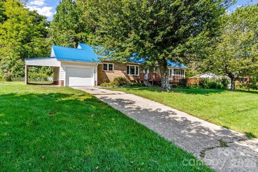 422 Altapass Highway, Spruce Pine, NC 28777 - #2
