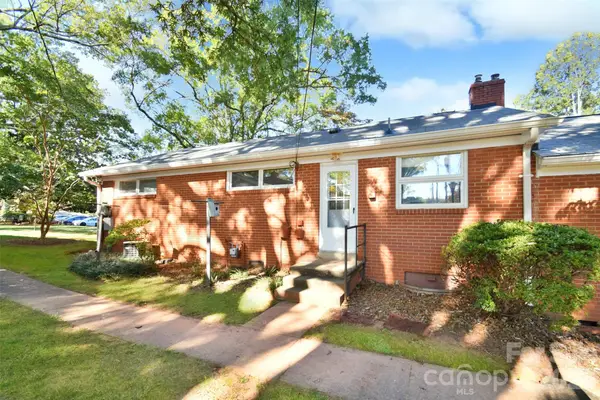 4547 Woodlark Lane, Charlotte, NC 28211