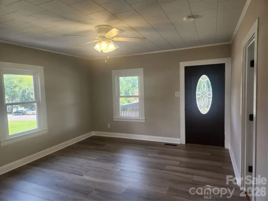 8 N Summit Avenue, Granite Falls, NC 28630 - #3
