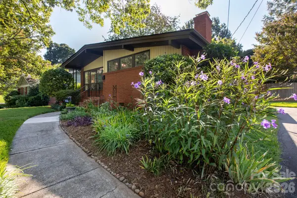 1526 Briarfield Drive, Charlotte, NC 28205