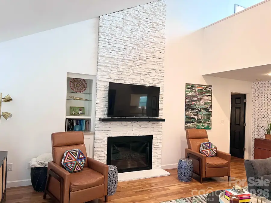 496 17th Avenue Drive Ne, Hickory, NC 28601 - #3