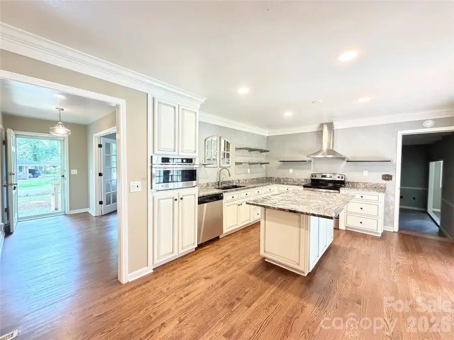117 Robinson Avenue, Matthews, NC 28104 - #2