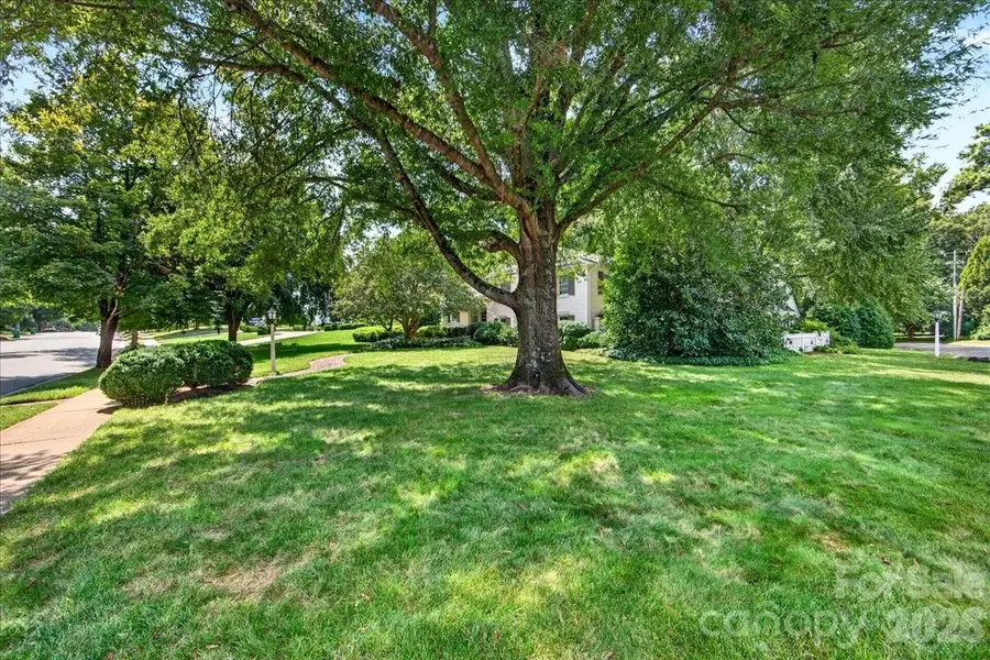 2200 Queens Road E, Charlotte, NC 28207 - #2