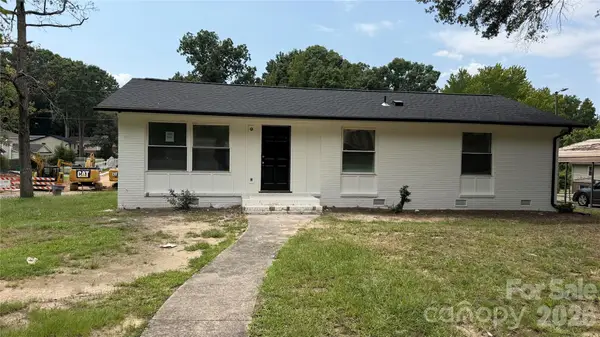 5618 Snow White Lane, Charlotte, NC 28213