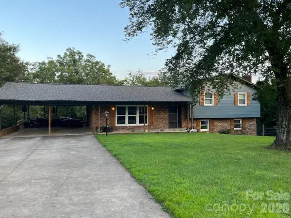 2935 Palmer Place, Hudson, NC 28638