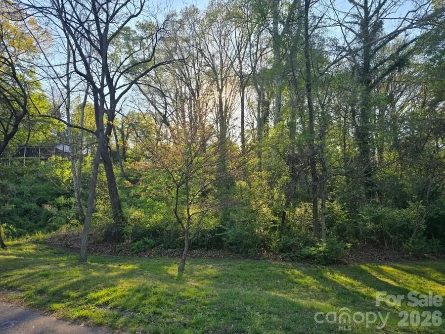 969 8th Avenue Nw, Hickory, NC 28601 - #2
