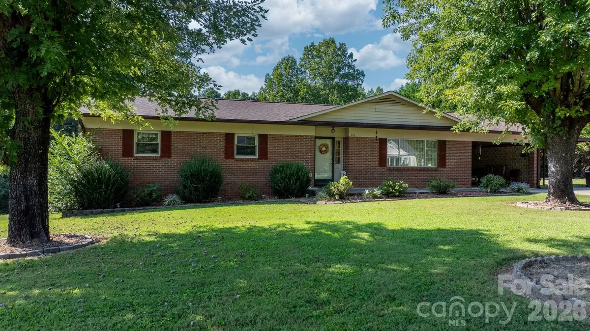 402 Dogwood Drive, Hickory, NC 28601 - #1