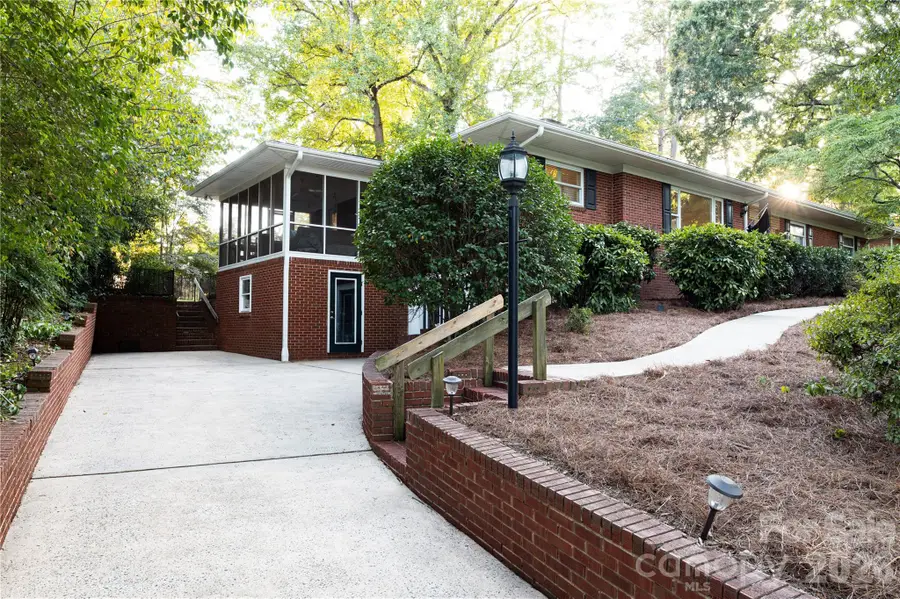 4764 Stafford Circle, Charlotte, NC 28211 - #3