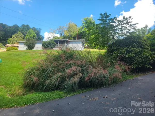 204 Kudzu Loop, Waynesville, NC 28786