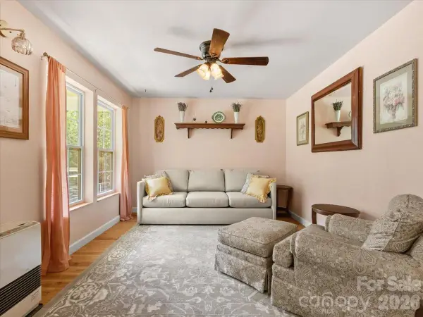 427 Hardscrabble Road, Burnsville, NC 28714
