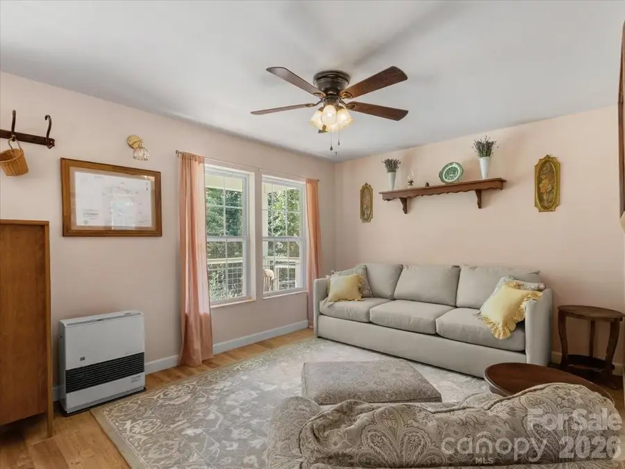 427 Hardscrabble Road, Burnsville, NC 28714 - #2