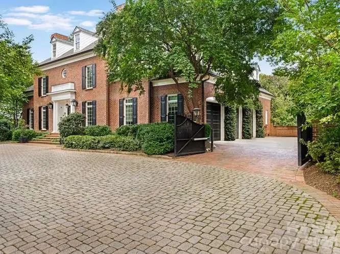 1811 Queens Road W, Charlotte, NC 28207 - #2