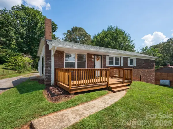 407 Lower Grassy Branch Road, Asheville, NC 28805