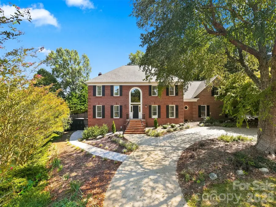555 19th Avenue Lane Nw, Hickory, NC 28601 - #2