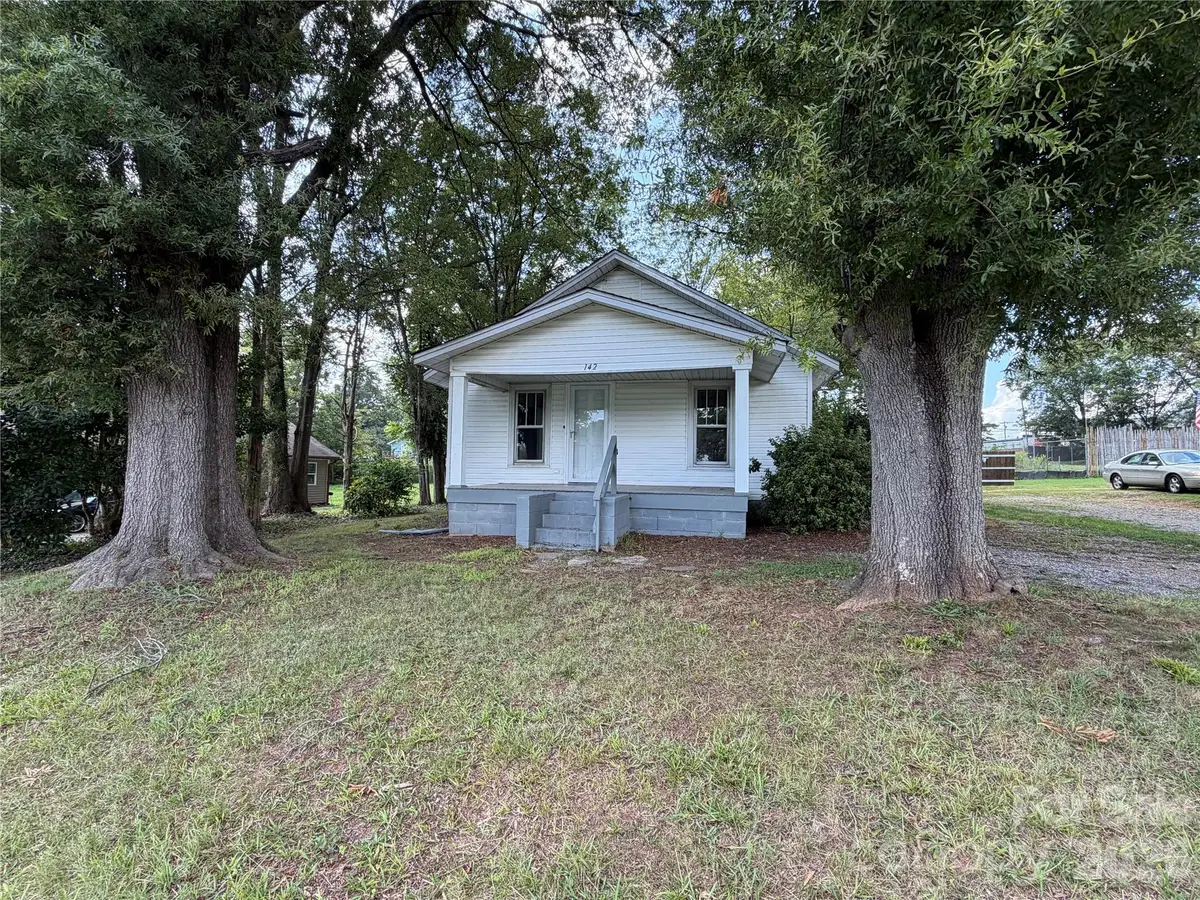 142 26th Street Sw, Hickory, NC 28602 - #1