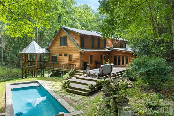 982 Jakes Mountain Road, Deep Gap, NC 28618