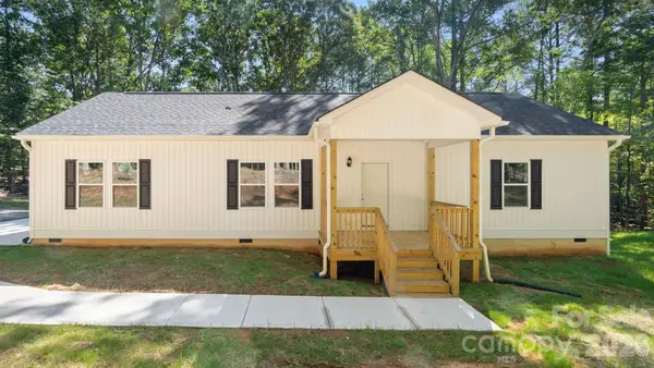 2820 Rock Chimney Circle, Lancaster, SC 29720