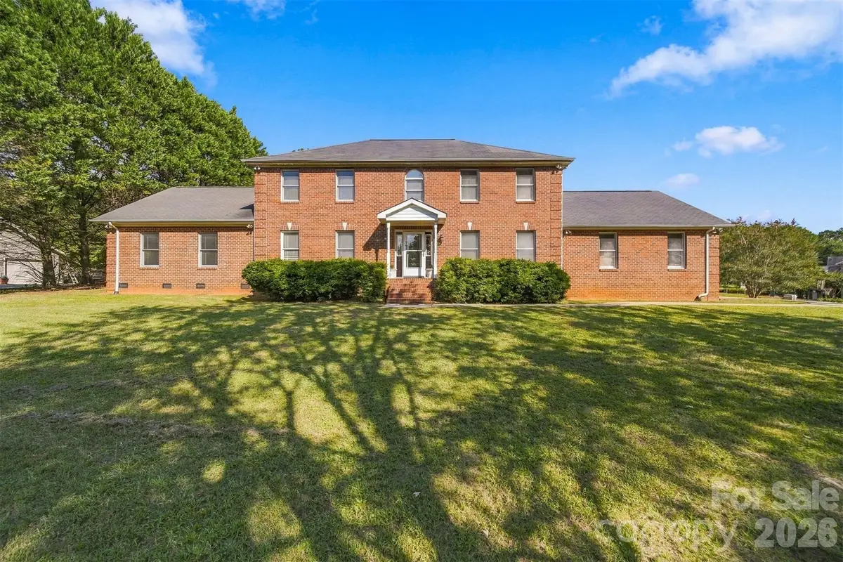 4131 Wandering Lane Ne, Hickory, NC 28601 - #1