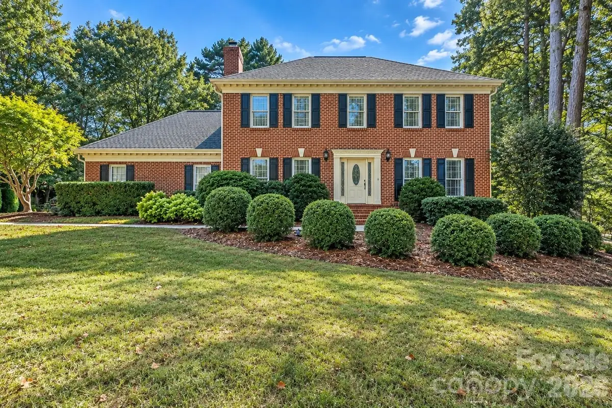 591 19th Avenue Lane Nw, Hickory, NC 28601 - #1