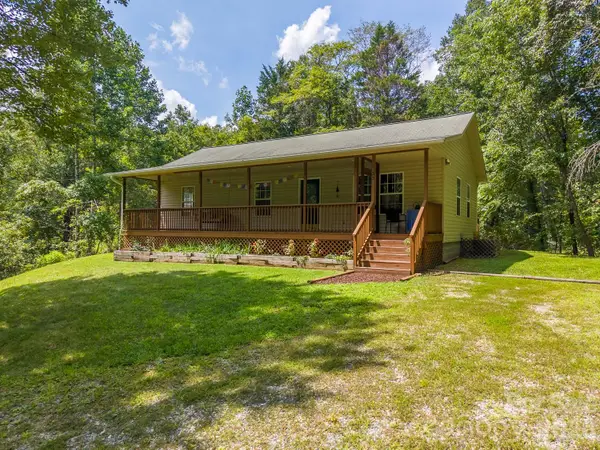 33 E H Bailey Road, Bryson City, NC 28713