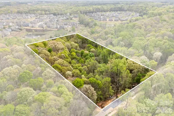 10601 Wildlife Road, Charlotte, NC 28278