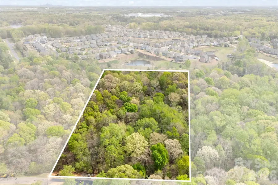 10601 Wildlife Road, Charlotte, NC 28278 - #2