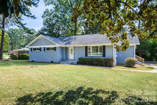 6414 Elmwood Circle, Charlotte, NC 28214