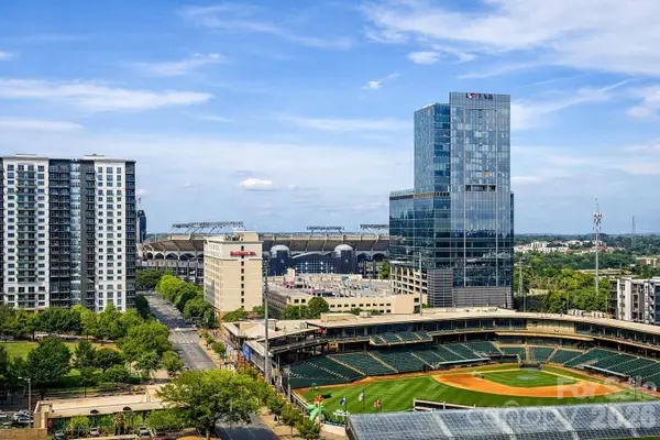 333 W Trade Street #907, Charlotte, NC 28202