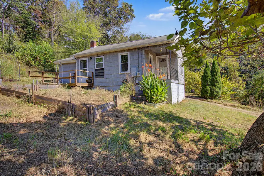 60 Riddle Road, Swannanoa, NC 28778 - #2