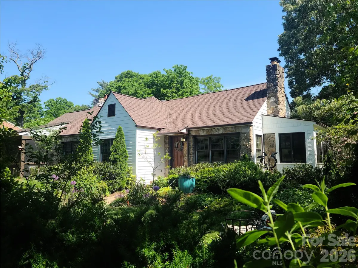 15 Warwick Place, Asheville, NC 28804 - #1