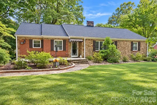 609 1st Avenue N, Conover, NC 28613