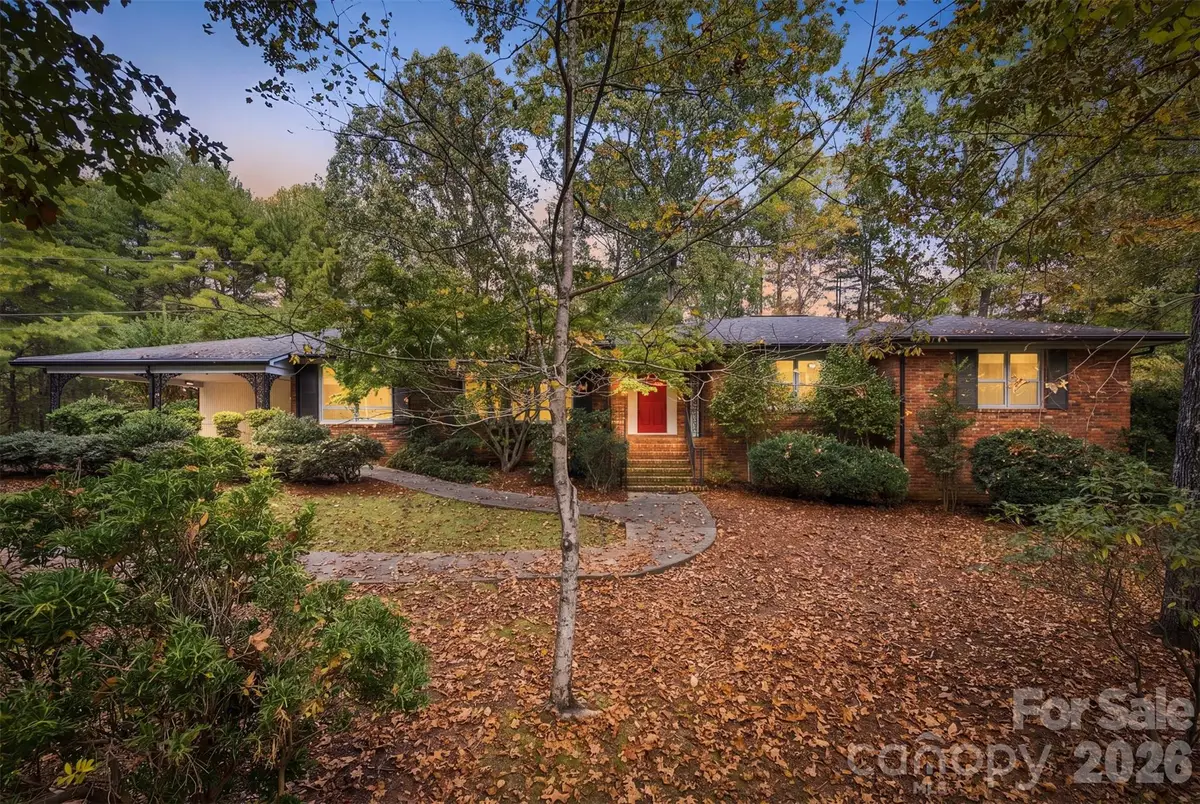 1211 Laurel Street Ne, Valdese, NC 28690 - #1