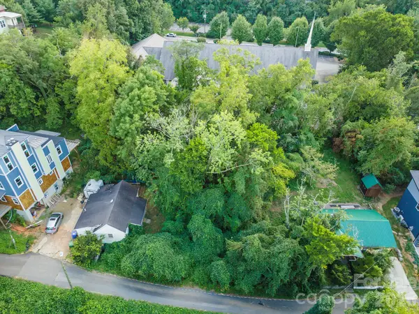 9999 Weaver Street, Asheville, NC 28801