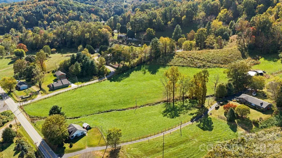 000 Beaverdam Road, Canton, NC 28716 - #3