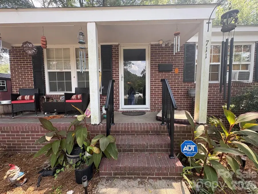 711 Pine Street, Cheraw, SC 29520 - #2