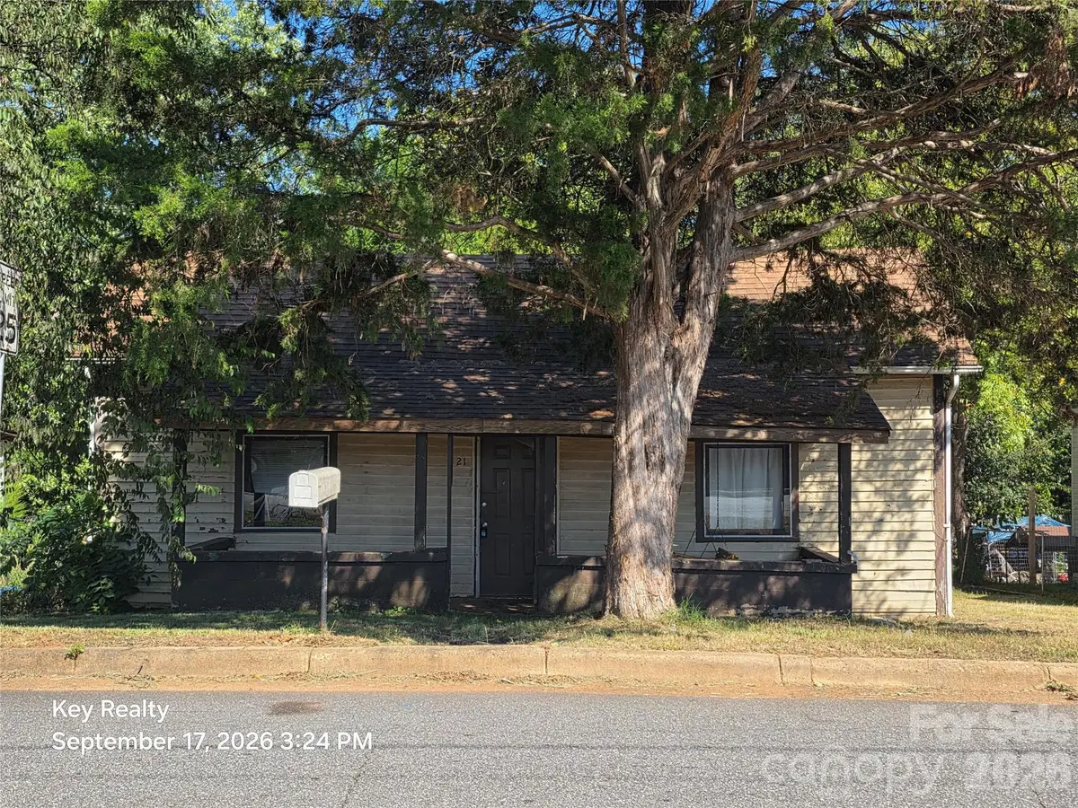 521 N Davis Avenue, Newton, NC 28658 - #1