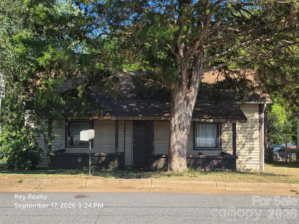 521 N Davis Avenue, Newton, NC 28658